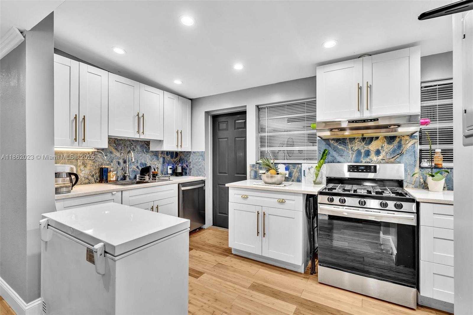 Small Image of 1510 NORTH WEST 11TH PL, Fort Lauderdale Number 9