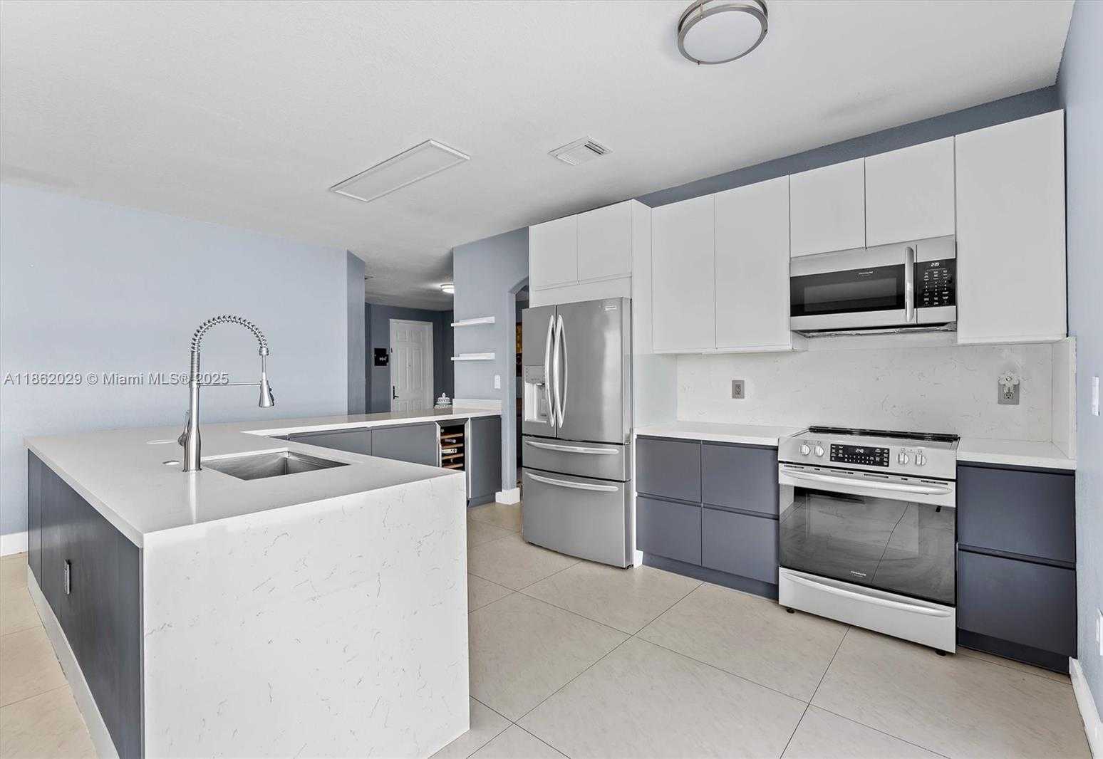 Small Image of 7521 NORTH WEST 113TH PATH, Doral Number 12