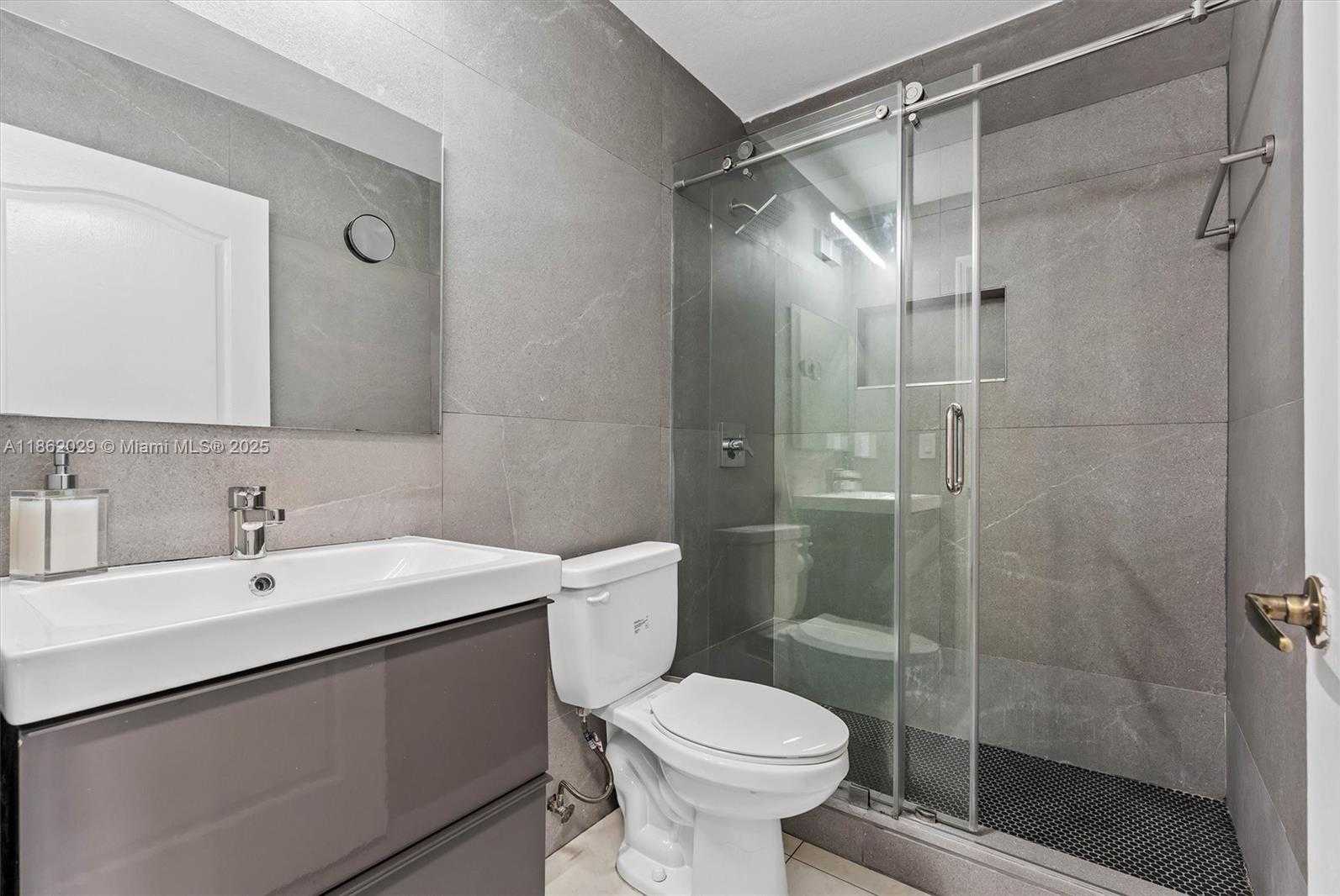Small Image of 7521 NORTH WEST 113TH PATH, Doral Number 21