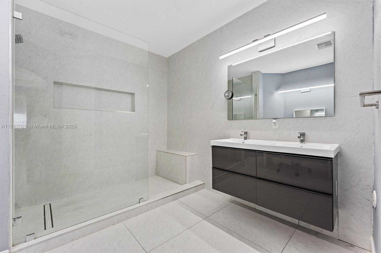 Small Image of 7521 NORTH WEST 113TH PATH, Doral Number 27