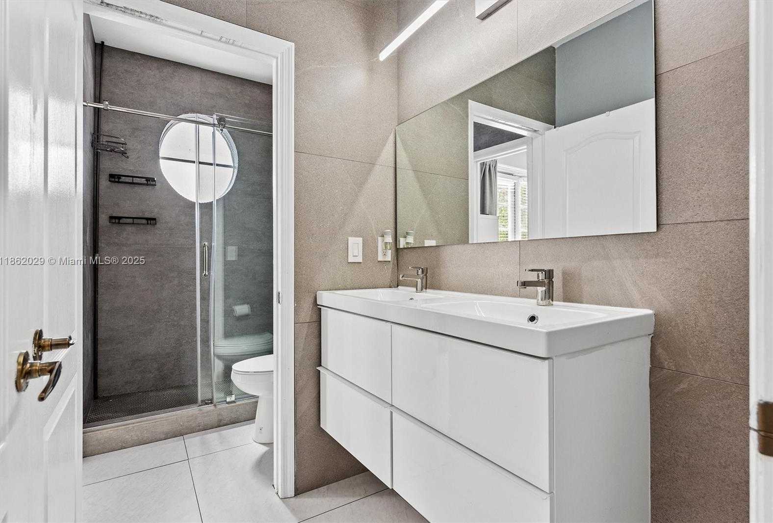 Small Image of 7521 NORTH WEST 113TH PATH, Doral Number 31