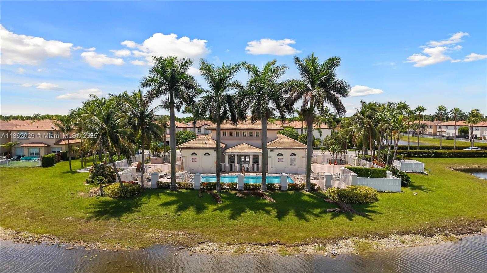 Small Image of 7521 NORTH WEST 113TH PATH, Doral Number 47