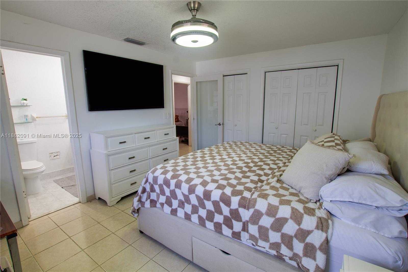 Small Image of 19701 SOUTH WEST 87 AVE, Cutler Bay Number 6
