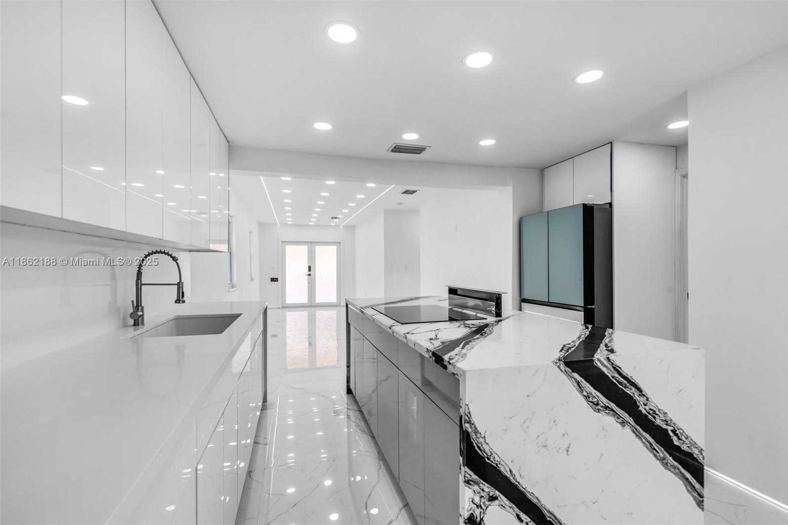 Small Image of 770 SOUTH EAST 5TH PL, Hialeah Number 12