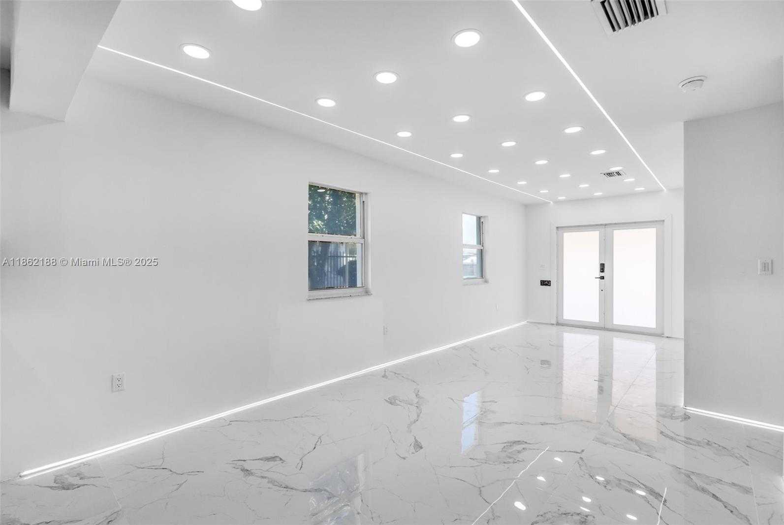 Small Image of 770 SOUTH EAST 5TH PL, Hialeah Number 16