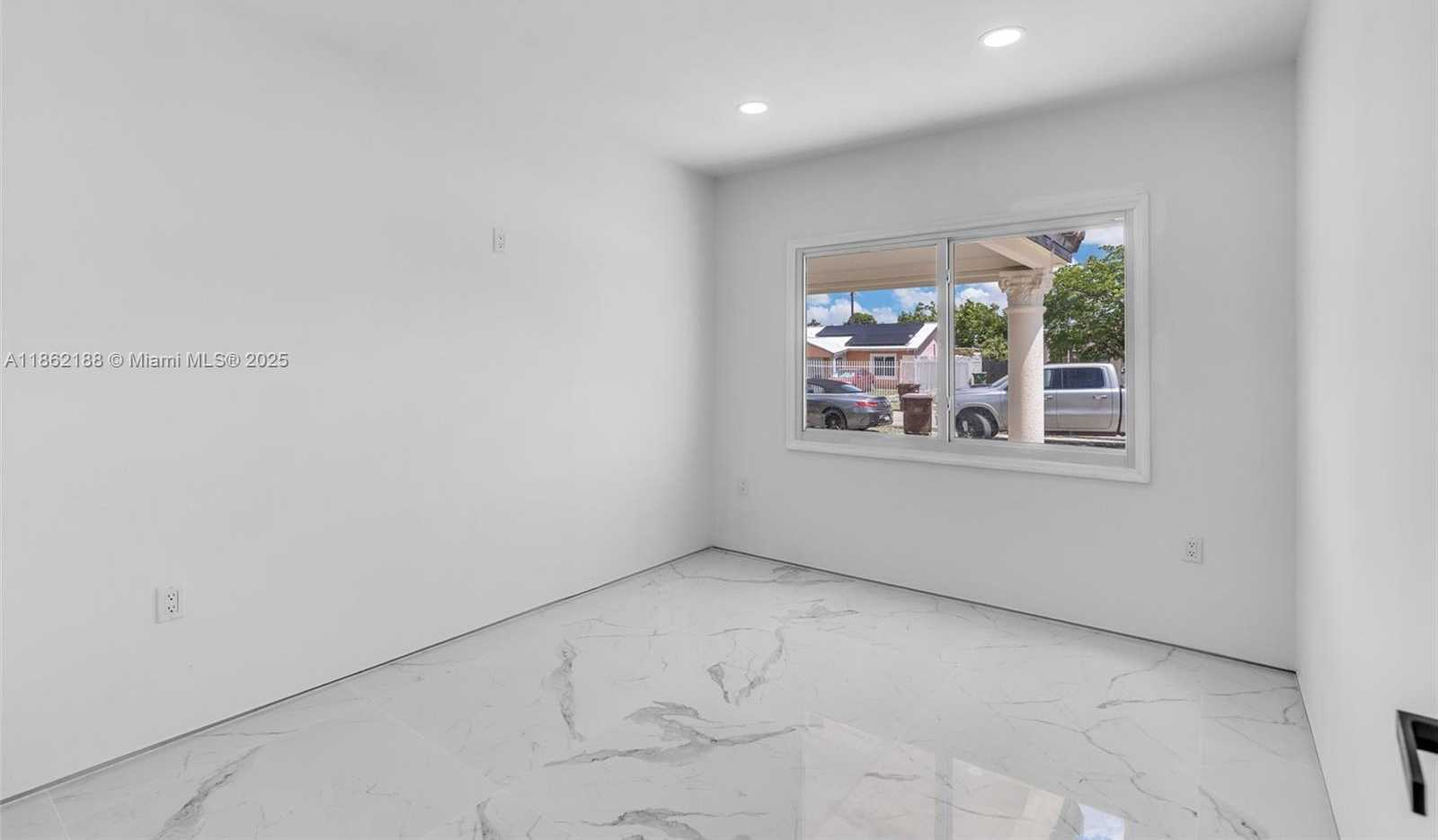 Small Image of 770 SOUTH EAST 5TH PL, Hialeah Number 20