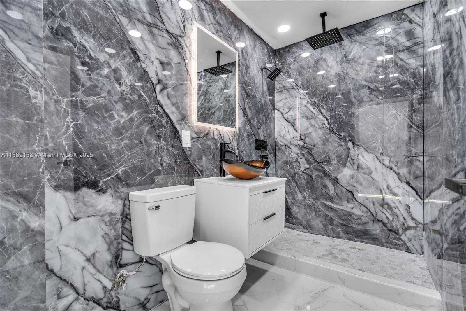 Small Image of 770 SOUTH EAST 5TH PL, Hialeah Number 29