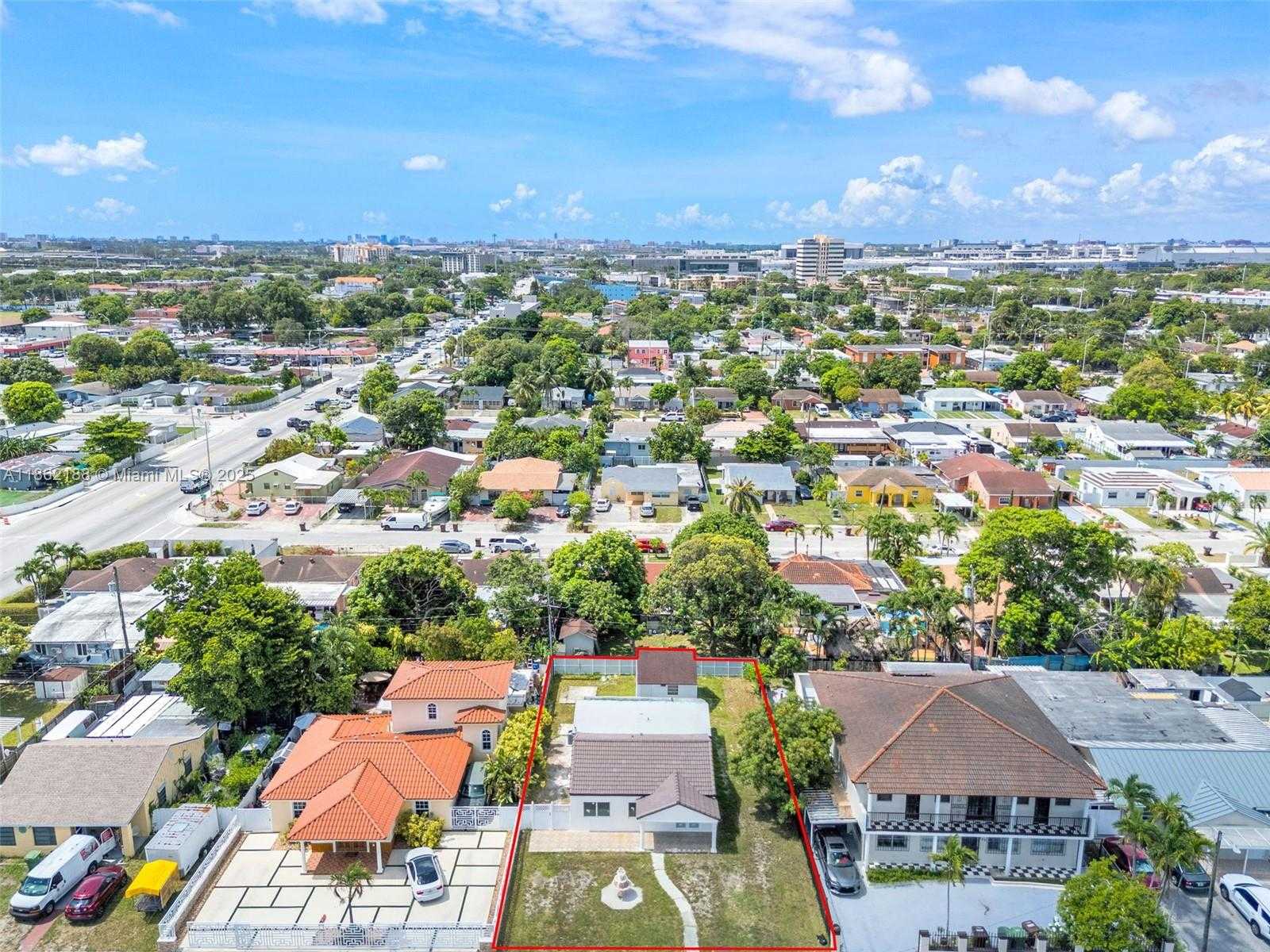 Small Image of 770 SOUTH EAST 5TH PL, Hialeah Number 33