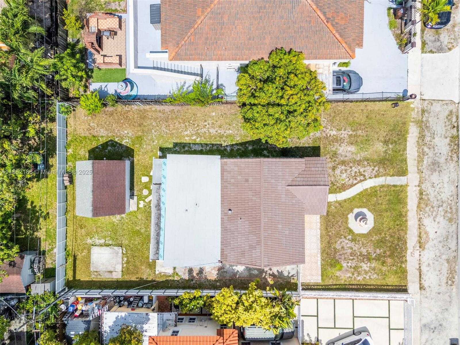 Small Image of 770 SOUTH EAST 5TH PL, Hialeah Number 37