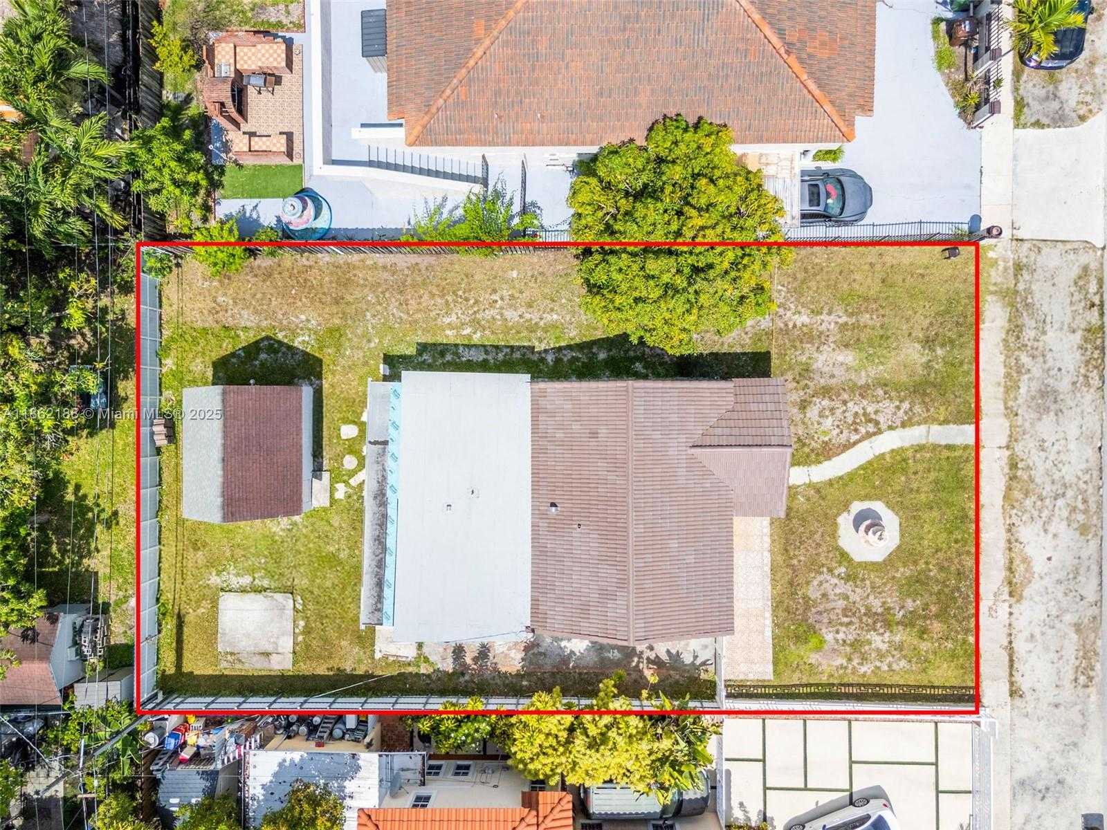 Small Image of 770 SOUTH EAST 5TH PL, Hialeah Number 4