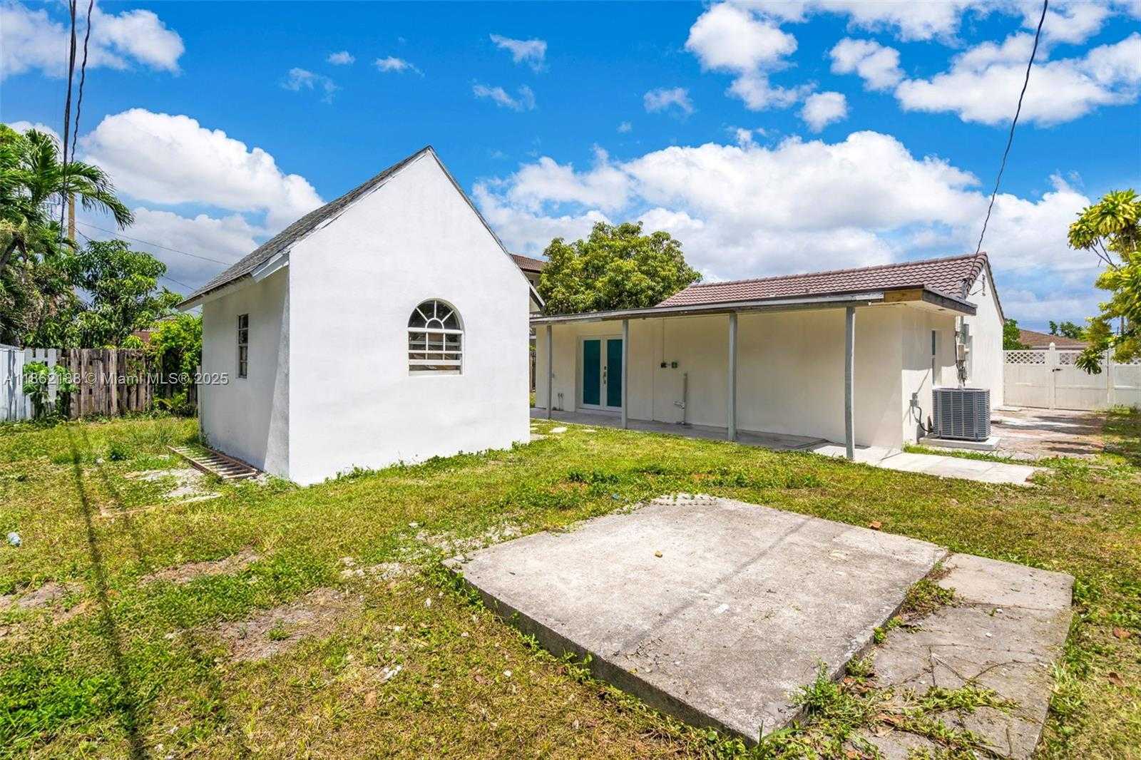 Small Image of 770 SOUTH EAST 5TH PL, Hialeah Number 7