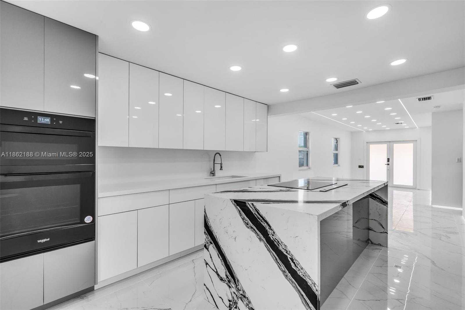 Small Image of 770 SOUTH EAST 5TH PL, Hialeah Number 9