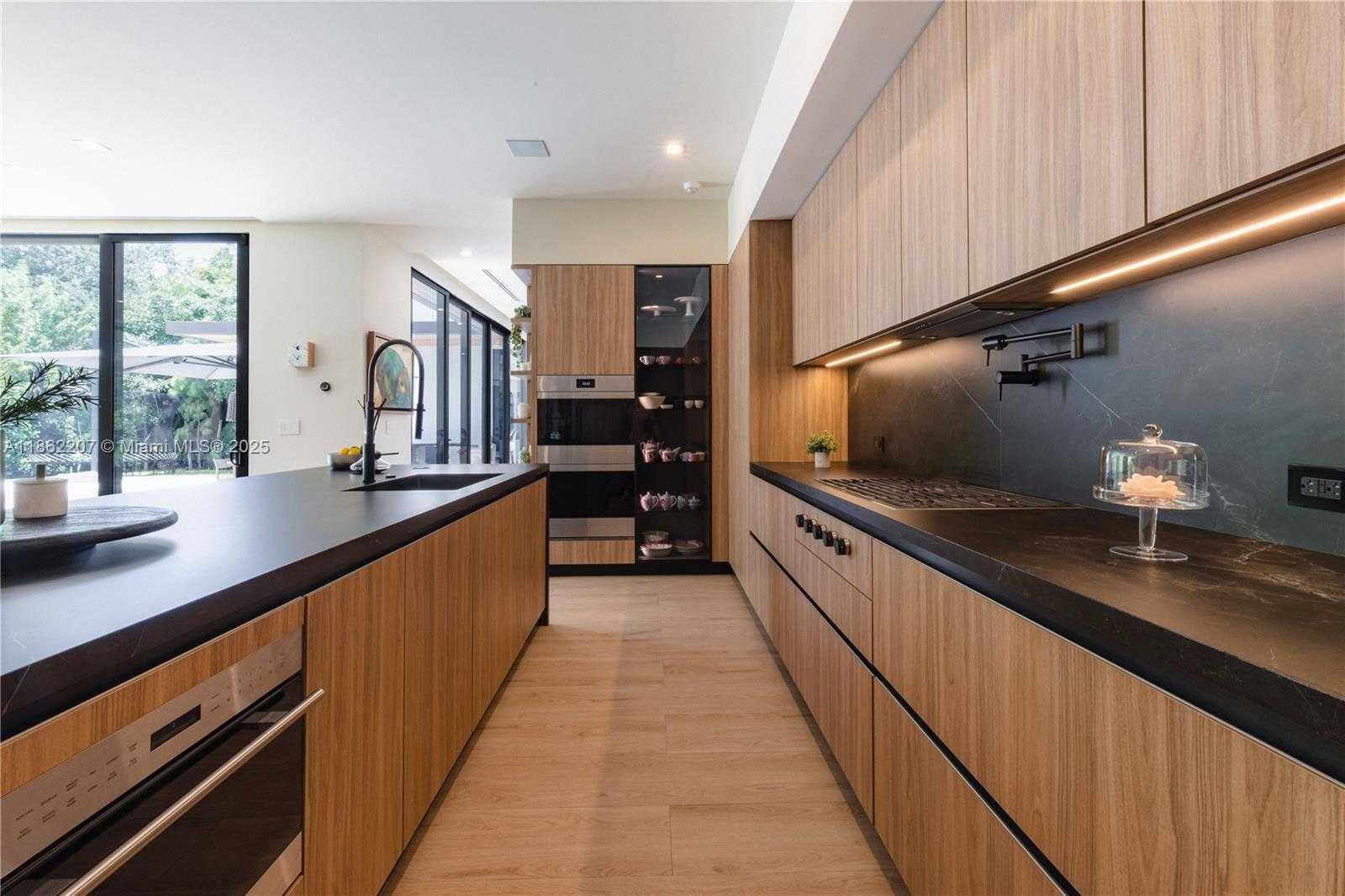 Small Image of 6003 SOUTH WEST 80TH ST, South Miami Number 6