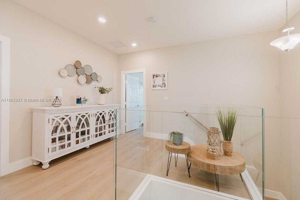 Small Image of 3392 WEST 103RD TER, Hialeah Number 14