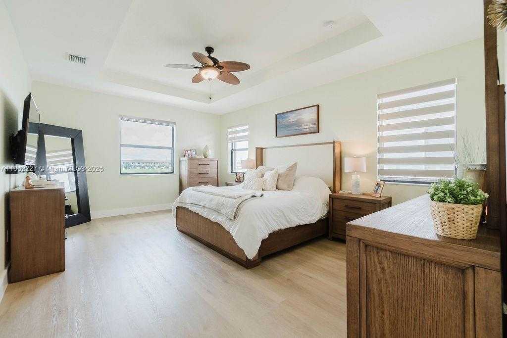 Small Image of 3392 WEST 103RD TER, Hialeah Number 15