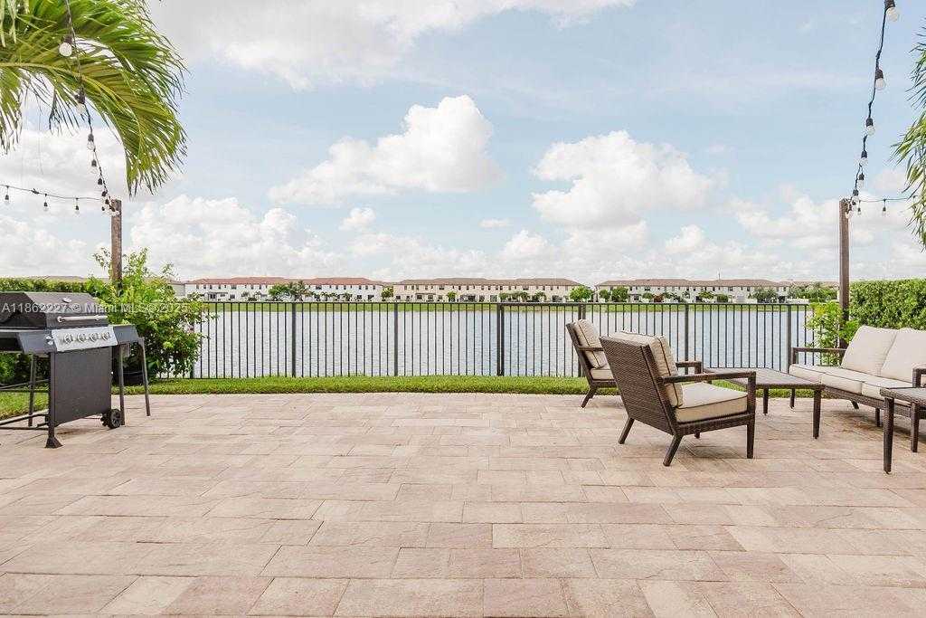 Small Image of 3392 WEST 103RD TER, Hialeah Number 2
