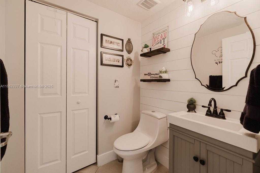 Small Image of 3392 WEST 103RD TER, Hialeah Number 20