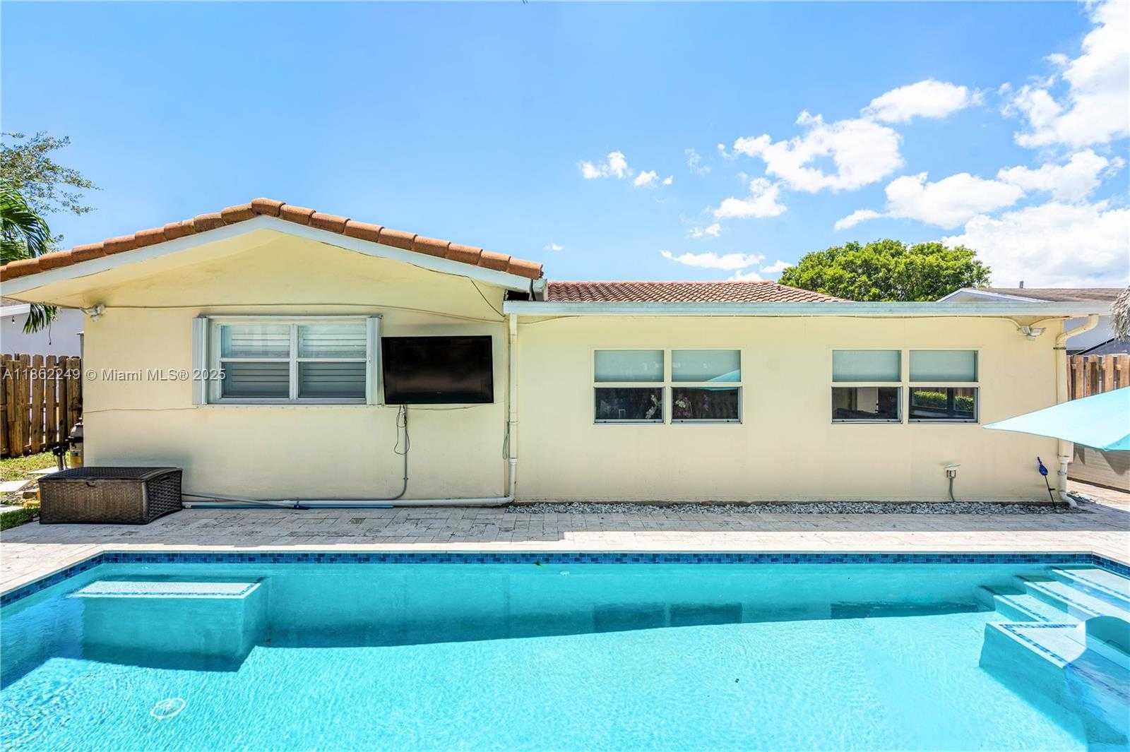 Small Image of 3127 NORTH WEST 68TH ST, Fort Lauderdale Number 35