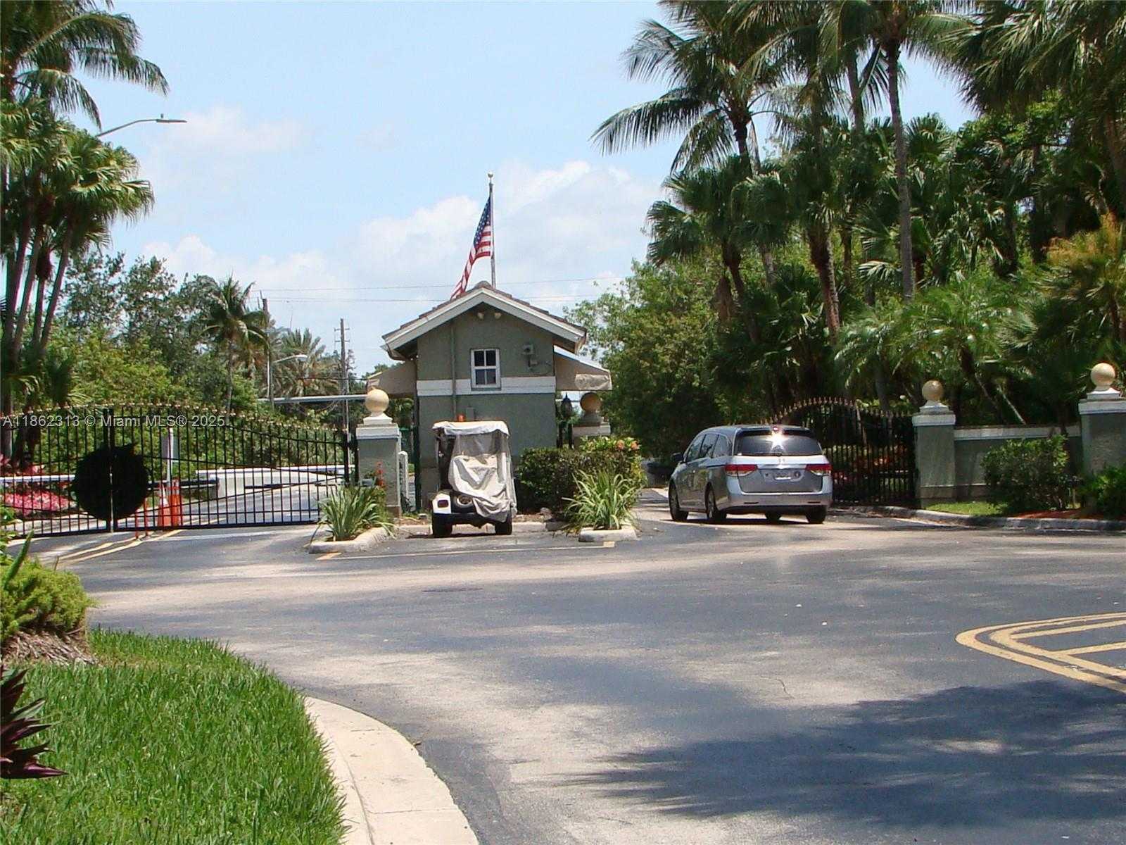 Small Image of 3502 DUNES VISTA DR, Pompano Beach Number 38