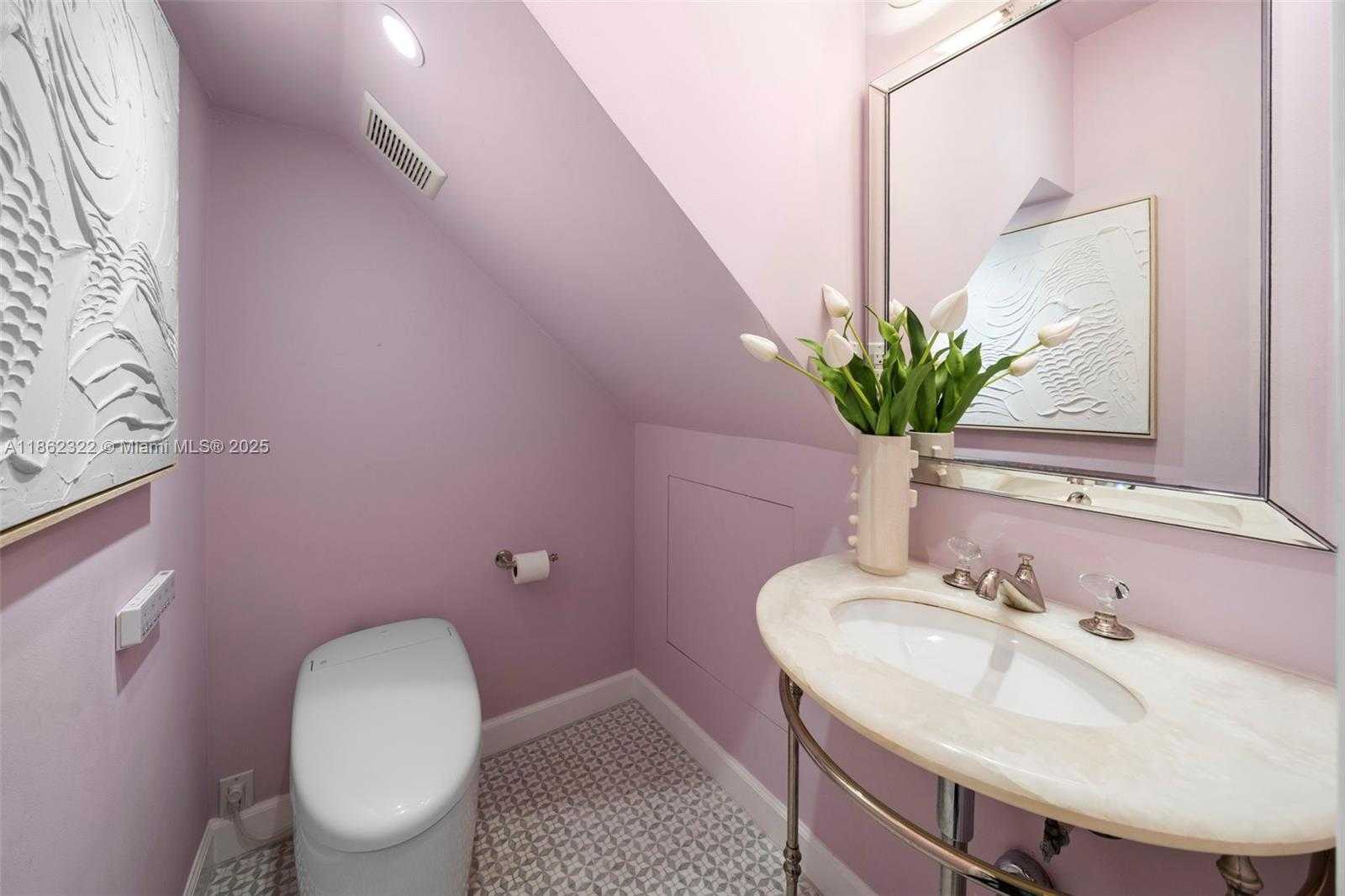 Small Image of 4640 NORTH BAY RD, Miami Beach Number 17