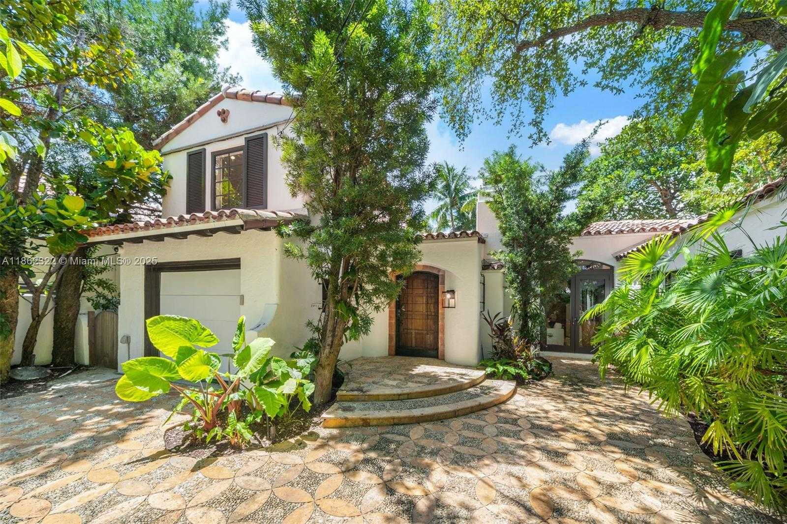Small Image of 4640 NORTH BAY RD, Miami Beach Number 36