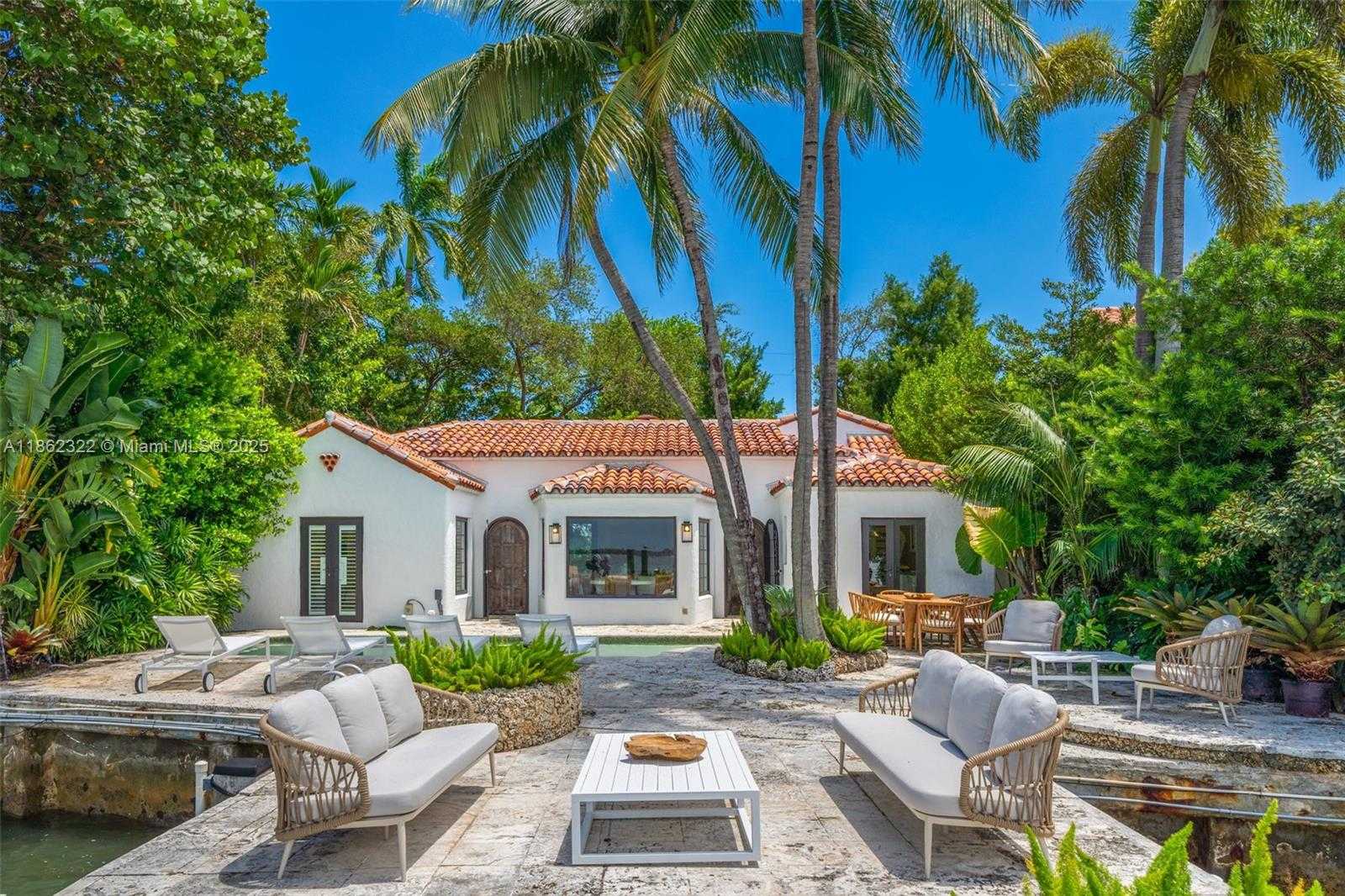Small Image of 4640 NORTH BAY RD, Miami Beach Number 4