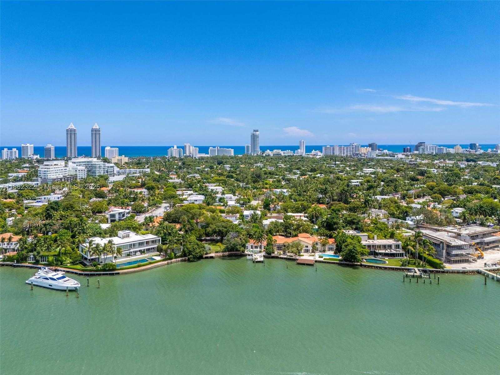 Small Image of 4640 NORTH BAY RD, Miami Beach Number 49