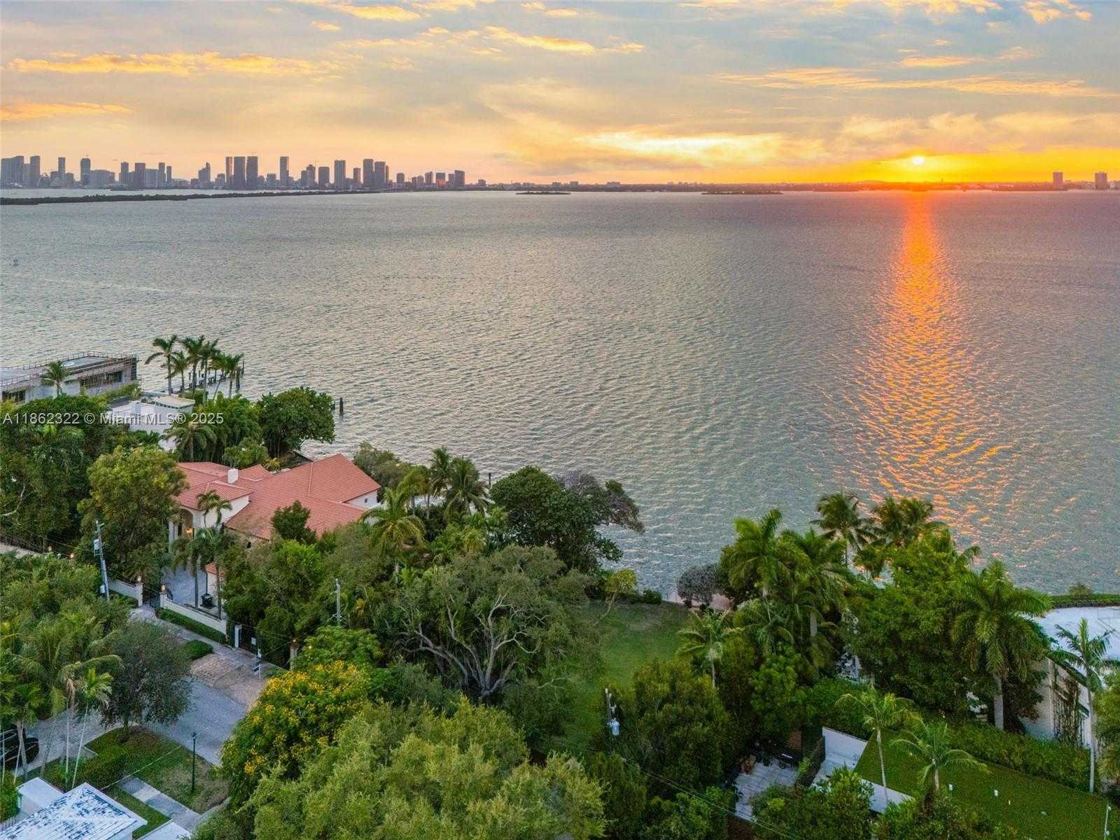 Small Image of 4640 NORTH BAY RD, Miami Beach Number 50