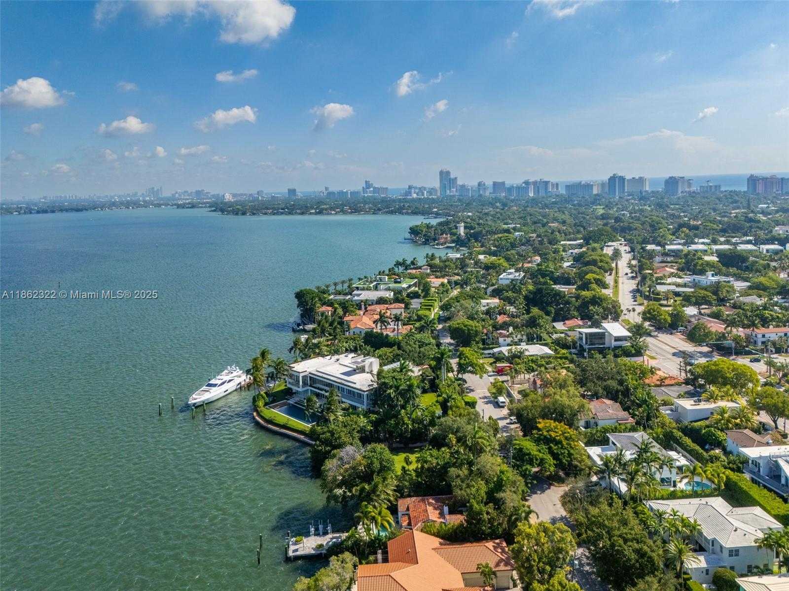 Small Image of 4640 NORTH BAY RD, Miami Beach Number 52