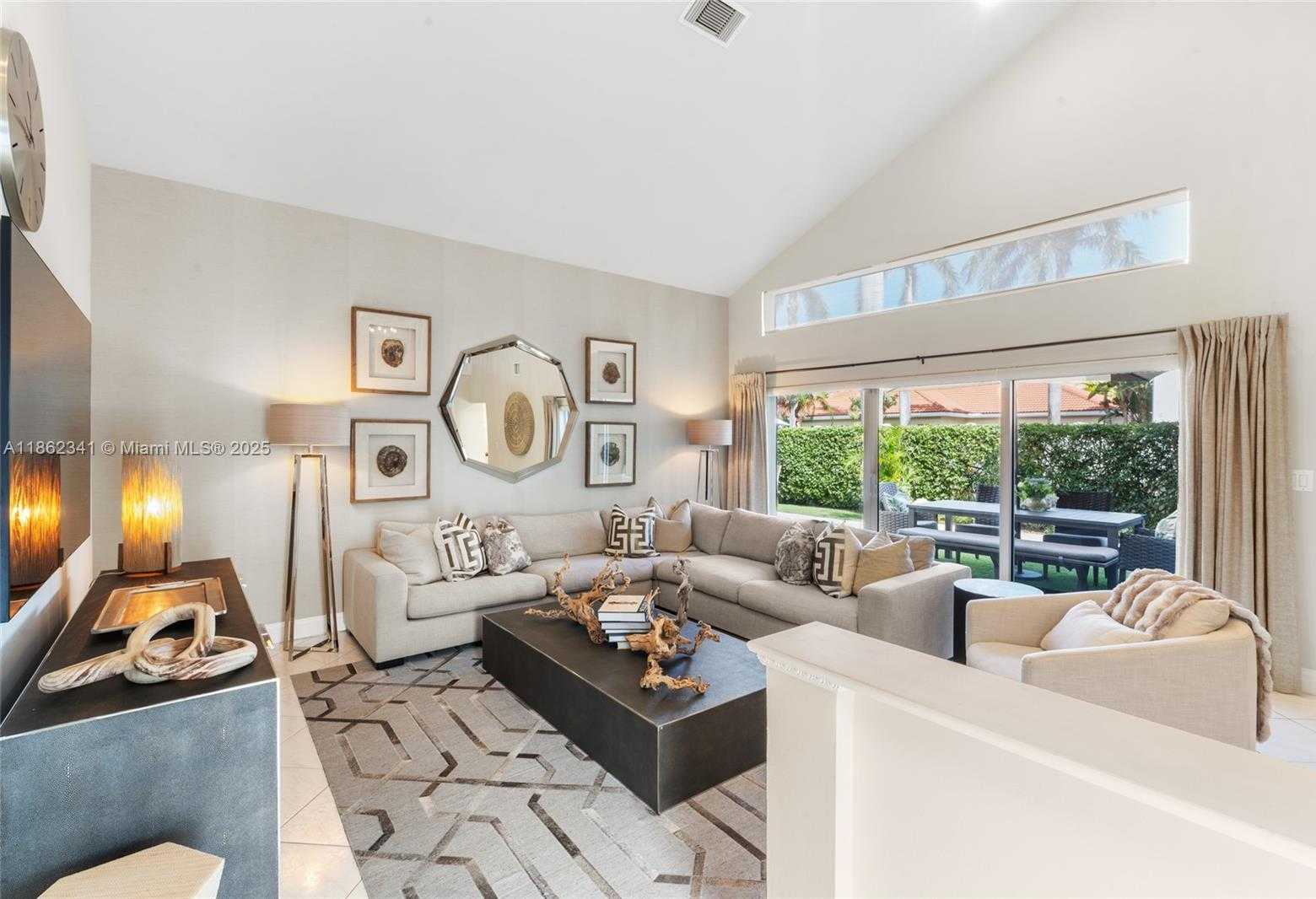 Small Image of 1105 PIN OAK ST, Hollywood Number 11