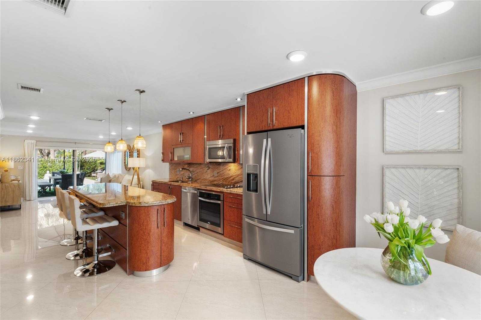 Small Image of 1105 PIN OAK ST, Hollywood Number 17