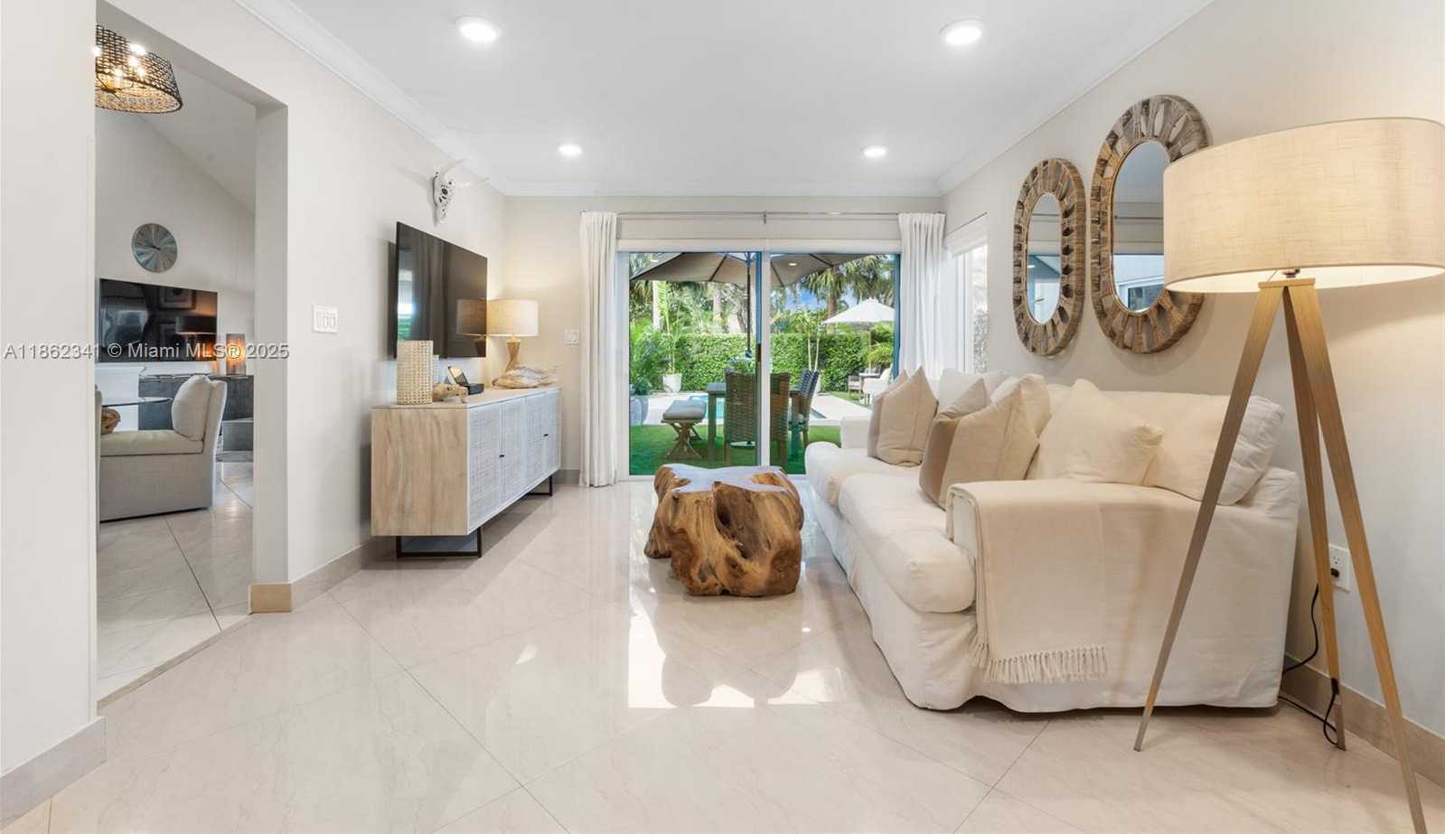 Small Image of 1105 PIN OAK ST, Hollywood Number 21