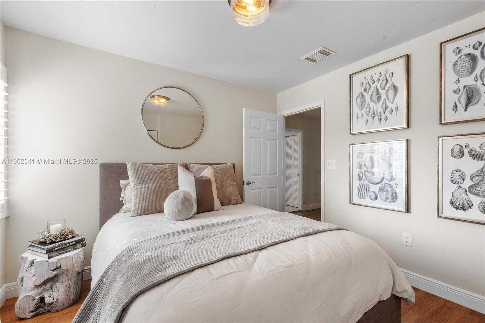 Small Image of 1105 PIN OAK ST, Hollywood Number 27