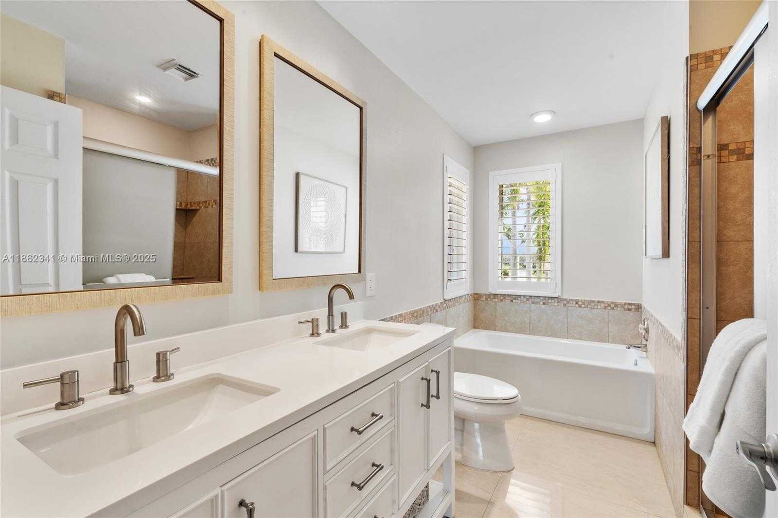Small Image of 1105 PIN OAK ST, Hollywood Number 31