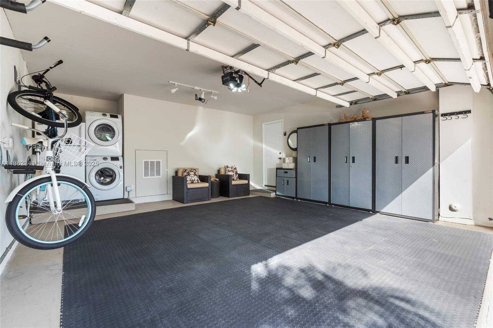 Small Image of 1105 PIN OAK ST, Hollywood Number 32