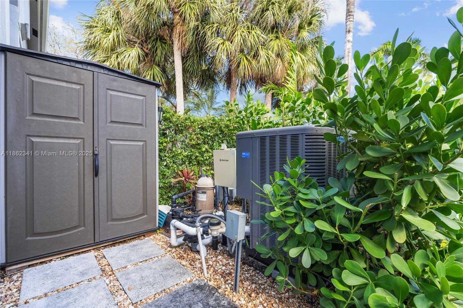 Small Image of 1105 PIN OAK ST, Hollywood Number 38