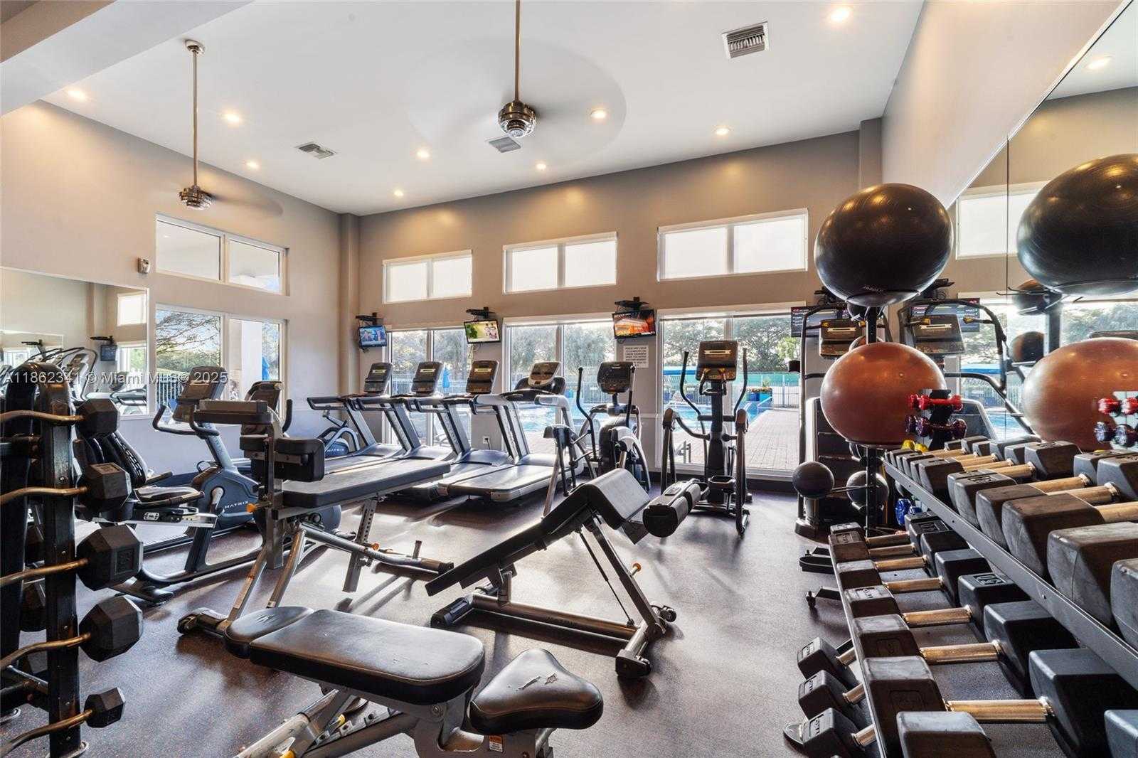 Small Image of 1105 PIN OAK ST, Hollywood Number 46