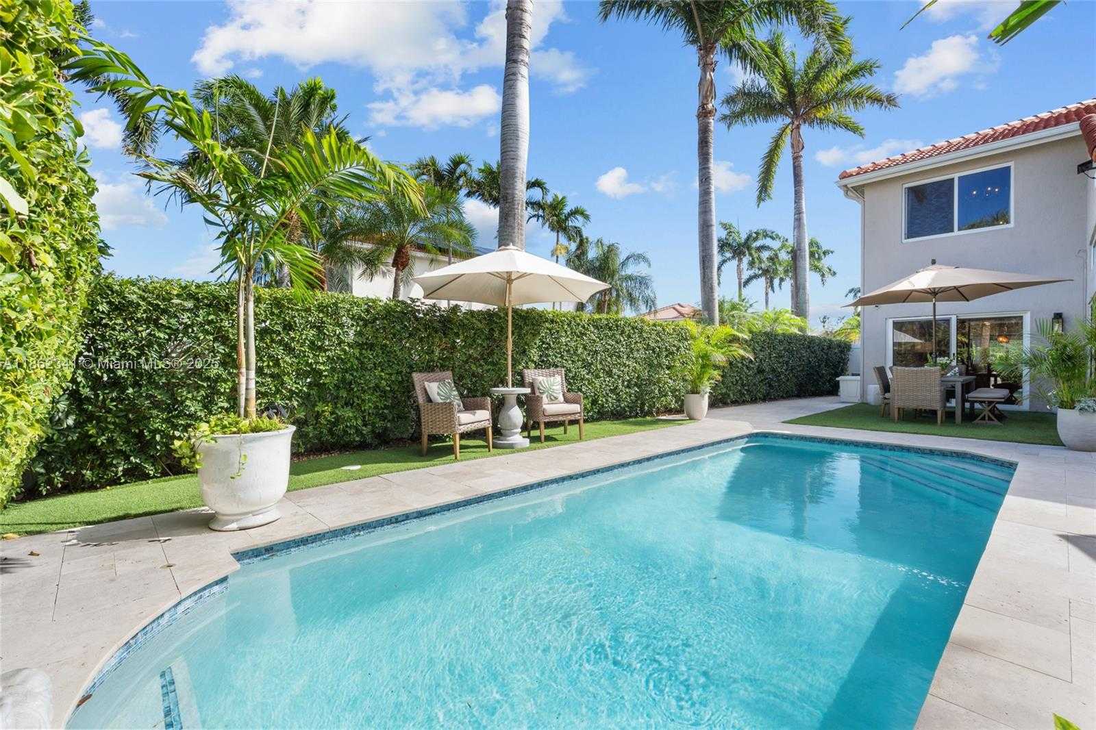 Small Image of 1105 PIN OAK ST, Hollywood Number 5