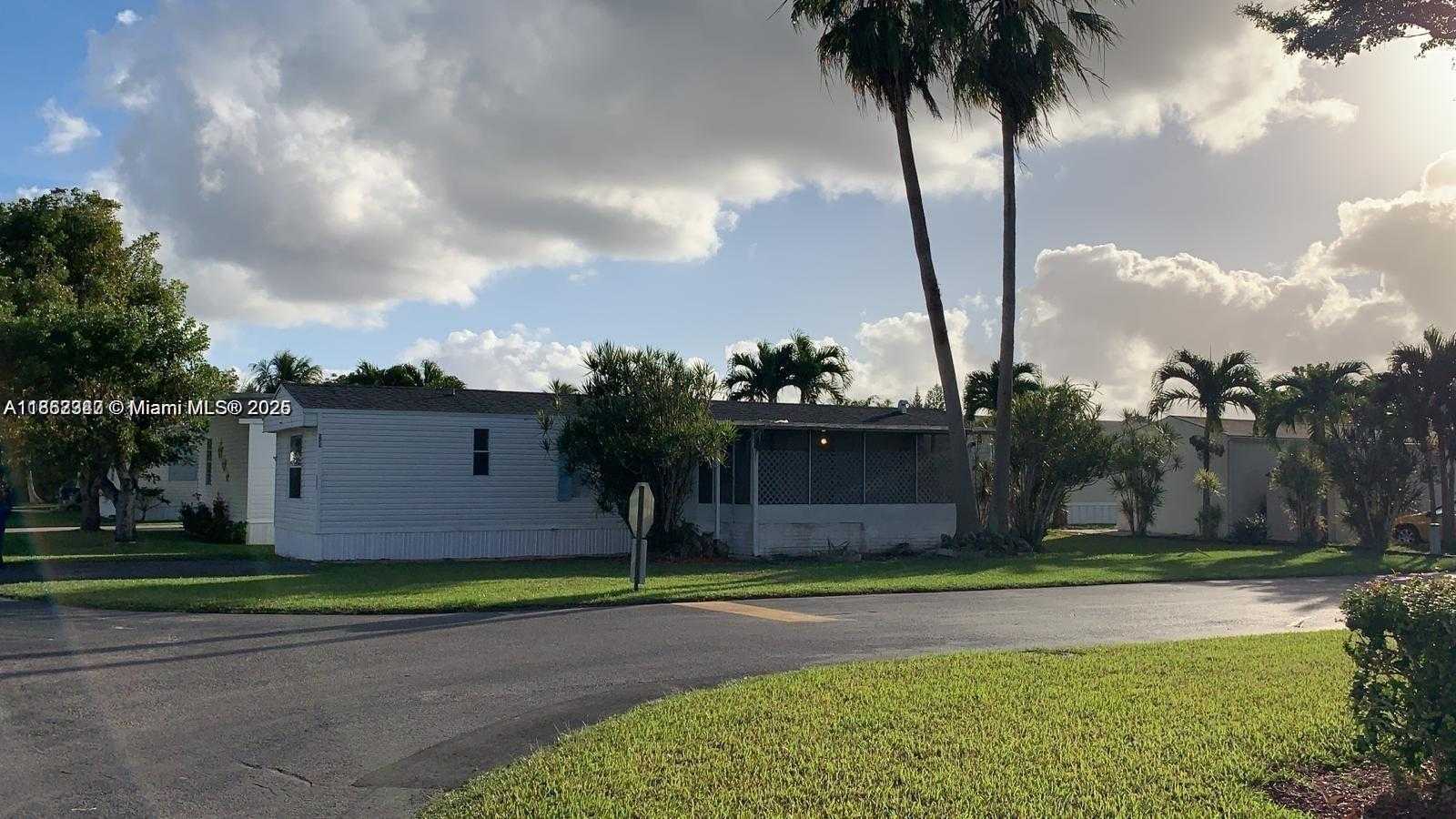 Small Image of 35250 SOUTH WEST 177TH CT, Homestead Number 5