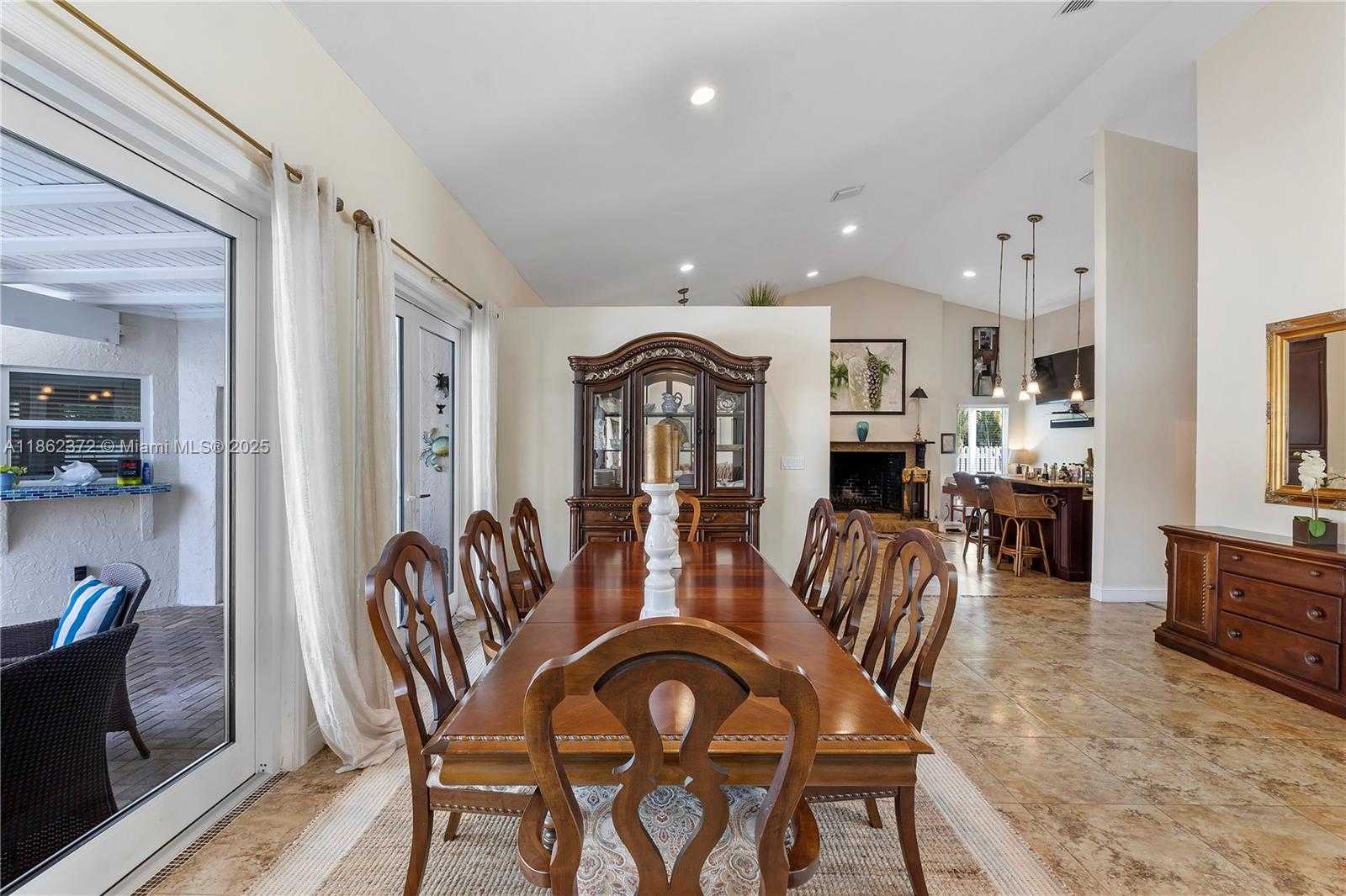 Small Image of 17640 OLD CUTLER RD, Palmetto Bay Number 10