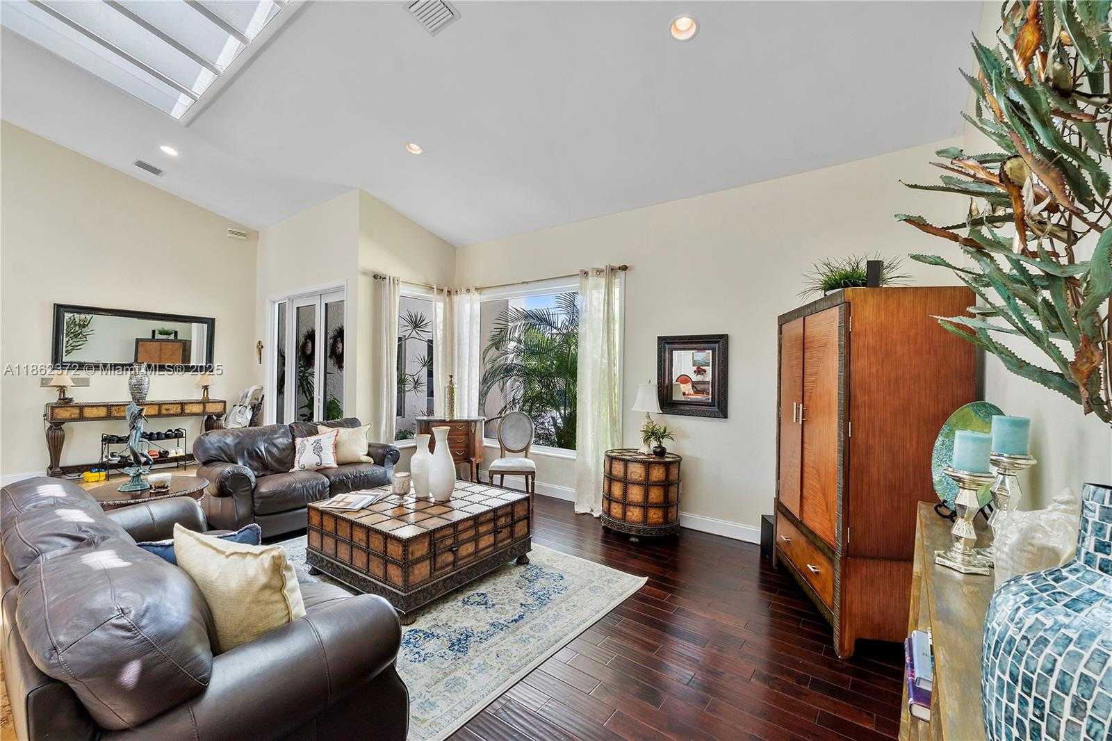 Small Image of 17640 OLD CUTLER RD, Palmetto Bay Number 9