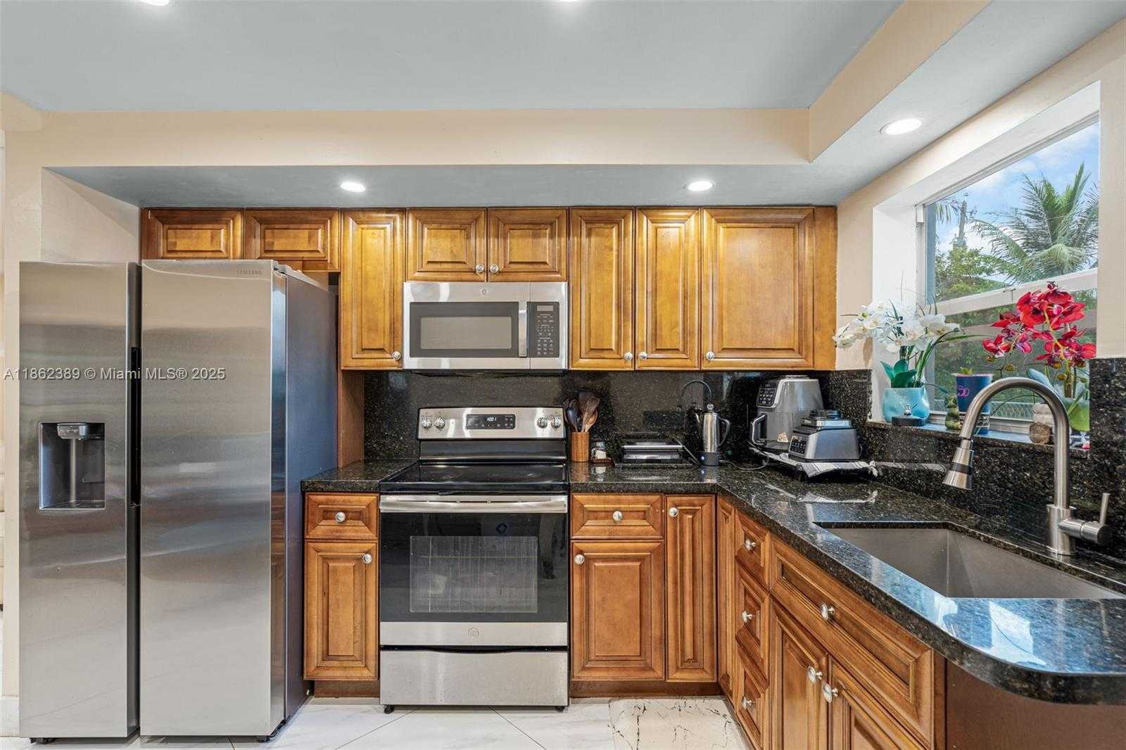 Small Image of 6233 RODMAN ST, Hollywood Number 11