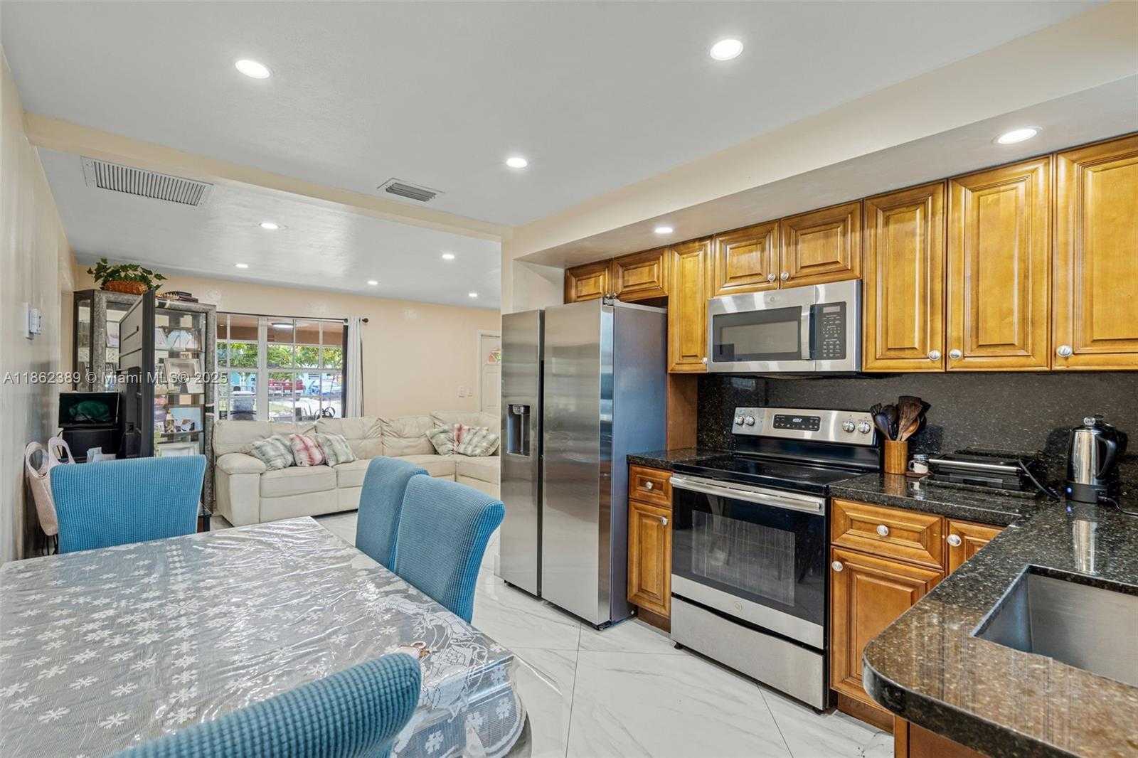 Small Image of 6233 RODMAN ST, Hollywood Number 12