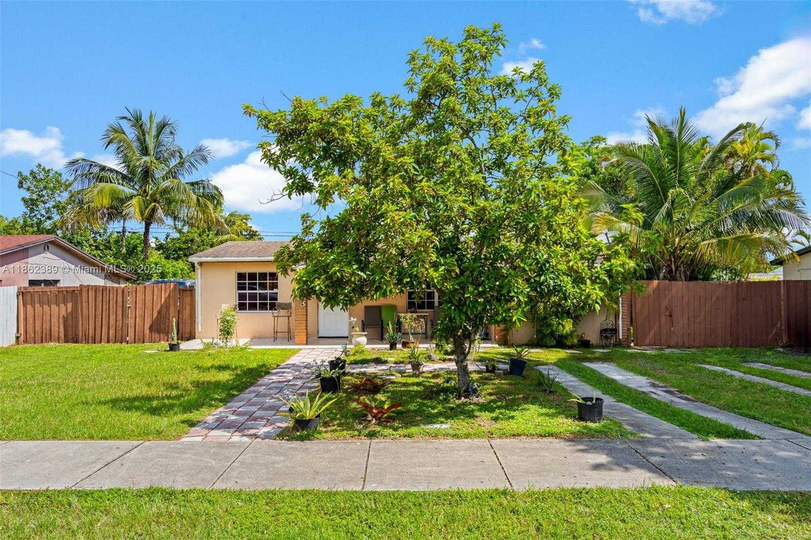 Small Image of 6233 RODMAN ST, Hollywood Number 2