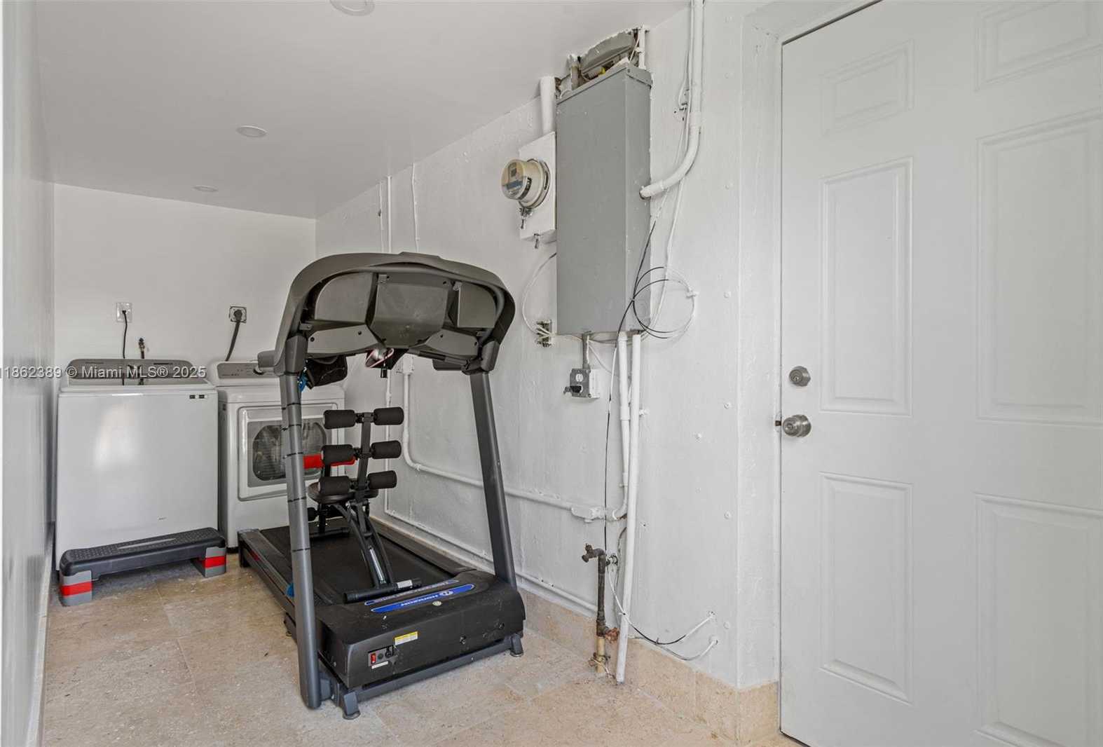 Small Image of 6233 RODMAN ST, Hollywood Number 24