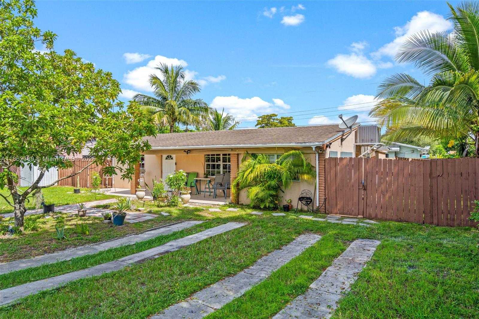 Small Image of 6233 RODMAN ST, Hollywood Number 3