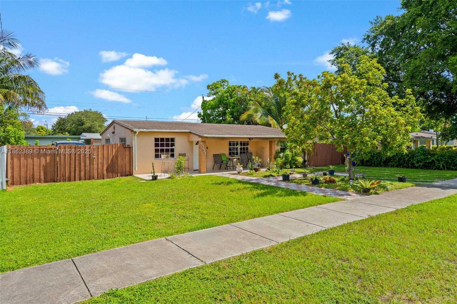 Small Image of 6233 RODMAN ST, Hollywood Number 4