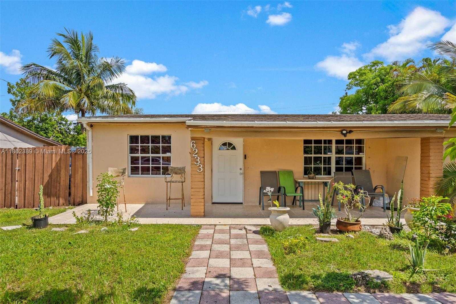 Small Image of 6233 RODMAN ST, Hollywood Number 5