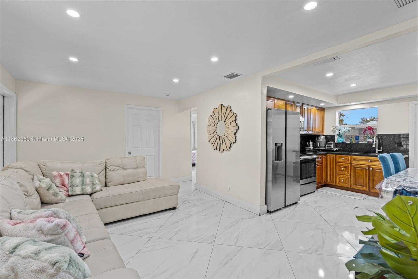 Small Image of 6233 RODMAN ST, Hollywood Number 9