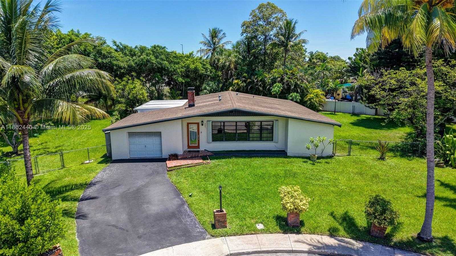 Small Image of 5240 REDWOOD CT, Plantation Number 1